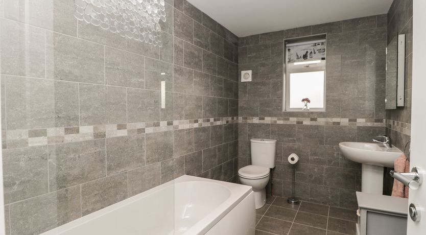 Photo of Manor Heath Apartment 4