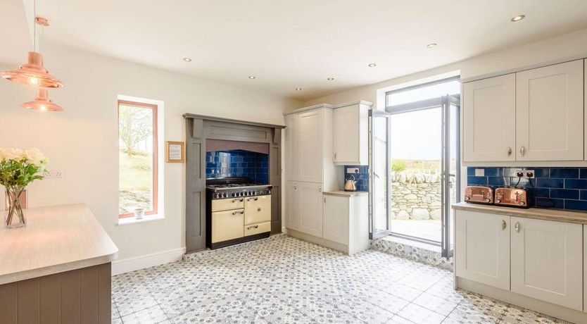 Photo of 7 Bed in Trearddur Bay