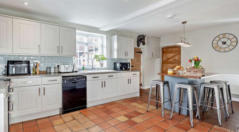 Photo of 6 Bed in Beaconsfield
