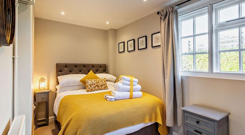 Photo of 6 Bed in Beaconsfield