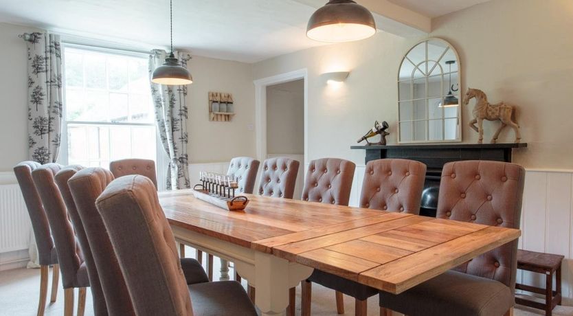 Photo of 6 Bed in Beaconsfield