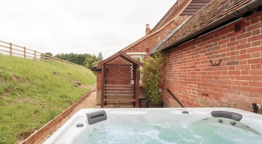 Photo of 6 Bed in Beaconsfield