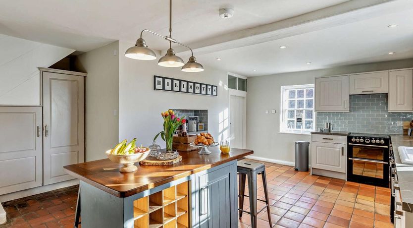 Photo of 6 Bed in Beaconsfield