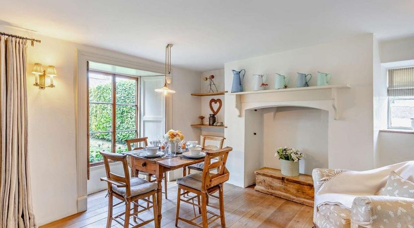 Photo of 2 Bed in Staunton