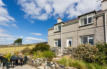 Tyn Y Gorlan Holiday Cottage