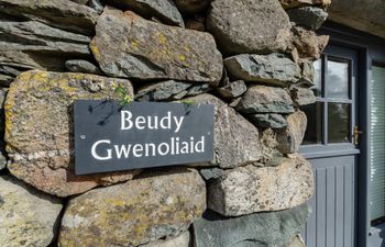 Beudy Gwenoliaid Holiday Cottage