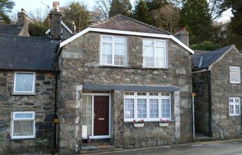 Drws y Nant Holiday Cottage