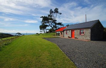 Cae Cefn Holiday Cottage