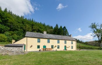 Ffermdy Llanwrtyd Holiday Cottage