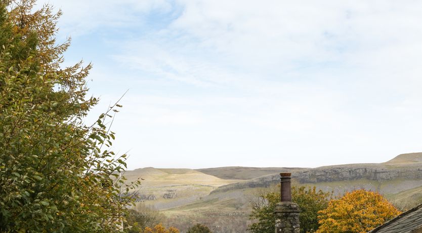 Photo of 2 Orchard Leigh