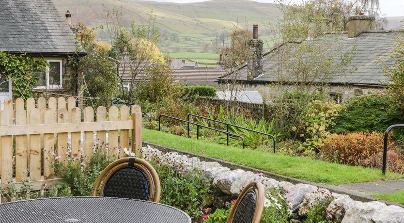 Photo of 2 Orchard Leigh