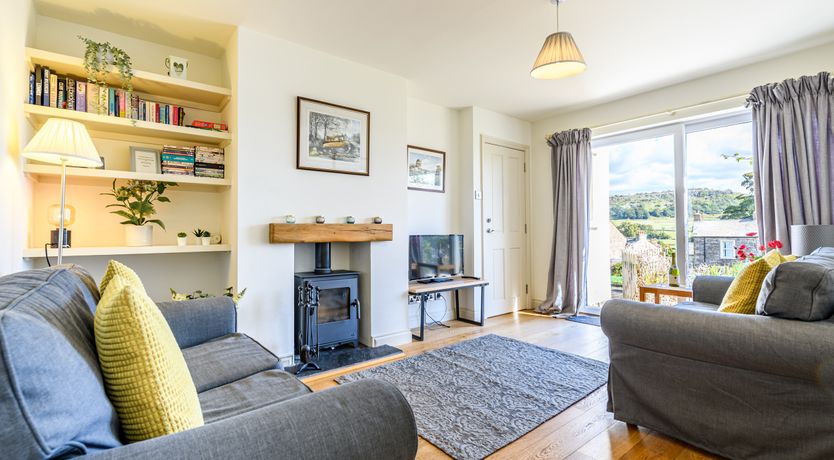 Photo of 2 Orchard Leigh