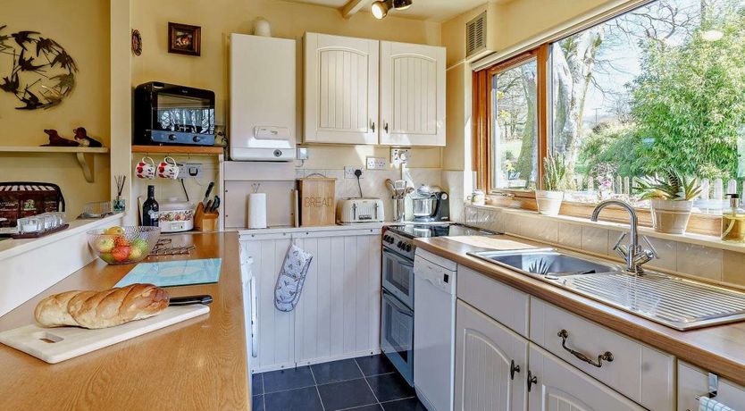 Photo of 2 Bed in Llanfair Clydogau