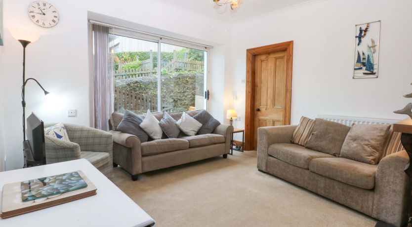 Photo of 2 Argoed