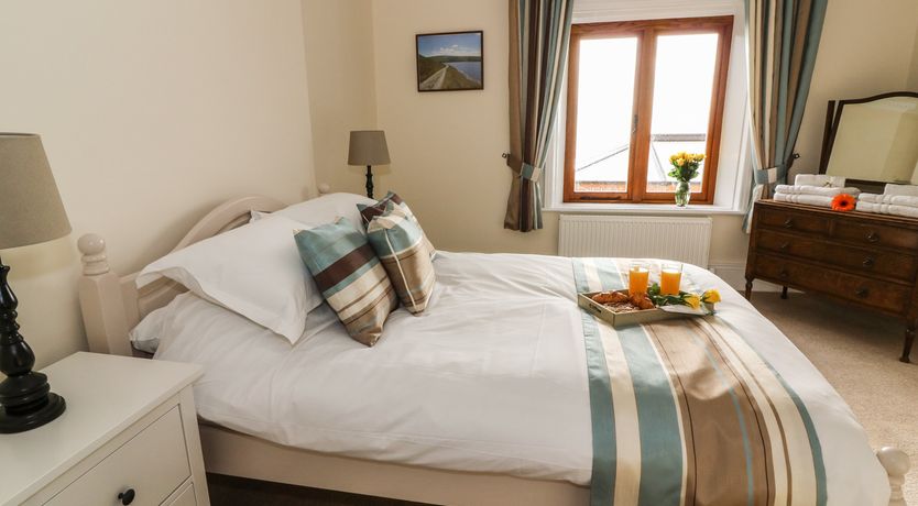 Photo of Oakwood House