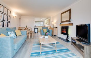 3 Strandways Court Apartment