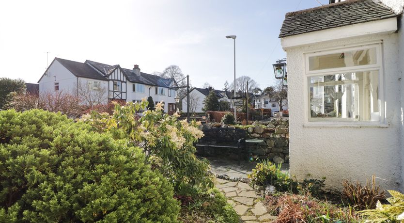 Photo of White House