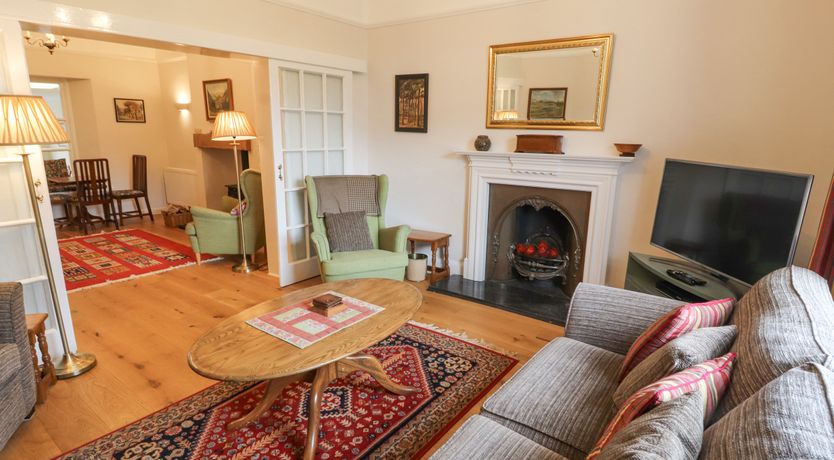 Photo of White House