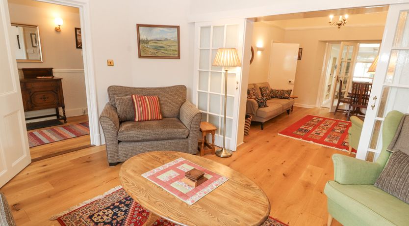 Photo of White House