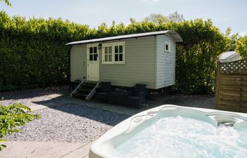 The Snug Holiday Cottage