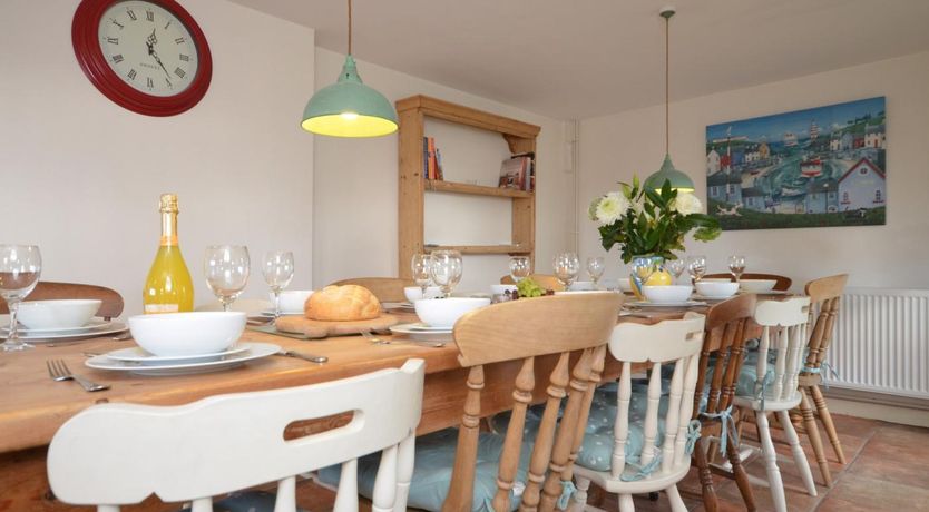 Photo of 6 Bed in Honiton