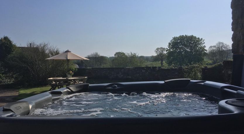 Photo of 6 Bed in Honiton