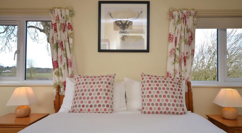 Photo of 6 Bed in Sheldon