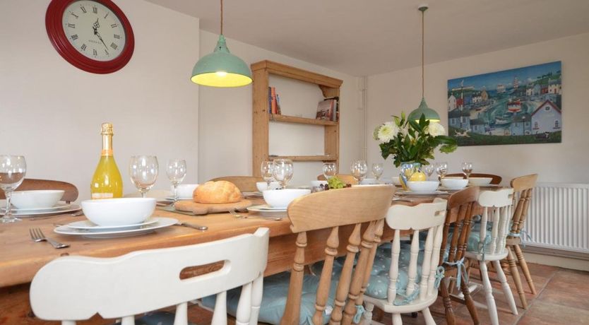 Photo of 6 Bed in Sheldon