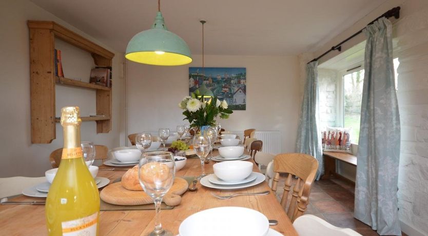 Photo of 6 Bed in Sheldon