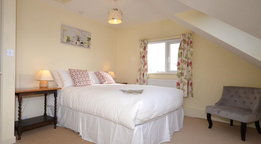 Photo of 6 Bed in Honiton