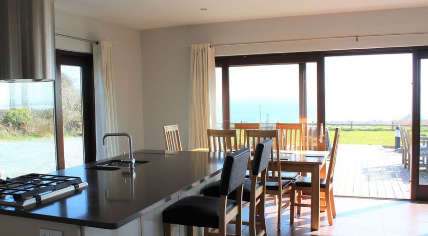 Photo of Luxury Waterfall House