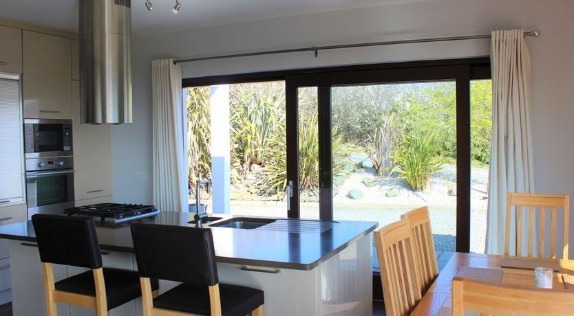 Photo of Luxury Waterfall House