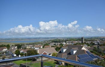 4 Bed in Northam Holiday Cottage