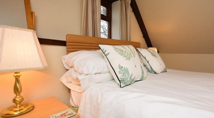 Photo of 2 Bed in Ellicombe