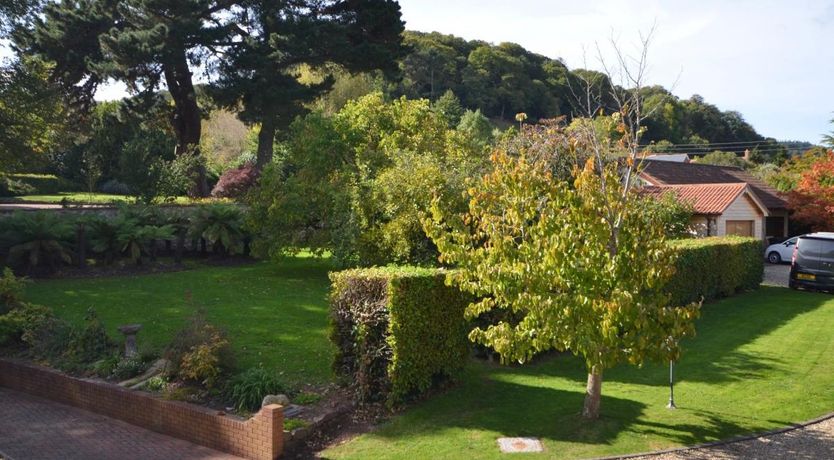 Photo of 2 Bed in Ellicombe