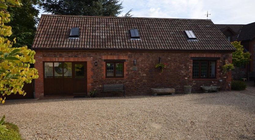 Photo of 2 Bed in Ellicombe