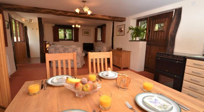 Photo of 2 Bed in Ellicombe