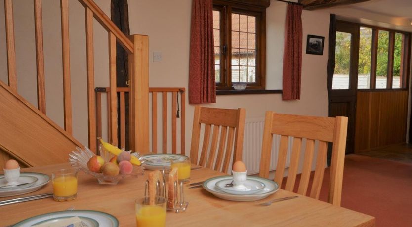 Photo of 2 Bed in Ellicombe