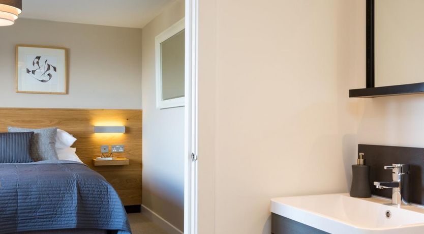 Photo of 4 Bed in Appledore