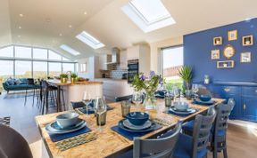 Photo of 4 Bed in Appledore