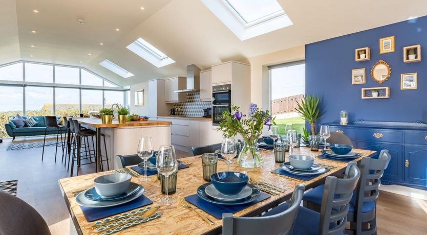Photo of 4 Bed in Appledore