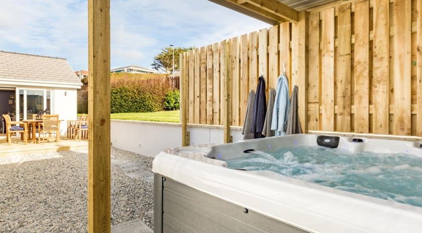 Photo of 4 Bed in Appledore