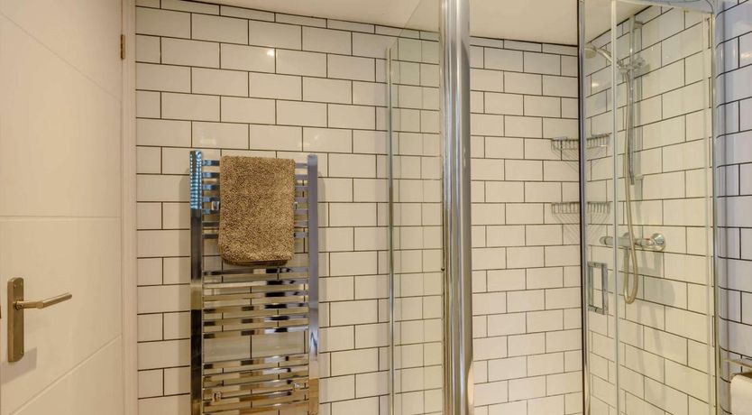 Photo of 5 Bed in Botwnnog