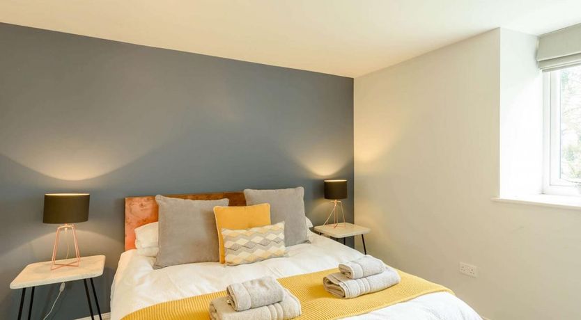 Photo of 5 Bed in Botwnnog