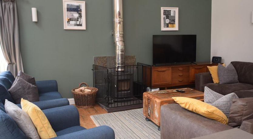 Photo of 5 Bed in Botwnnog