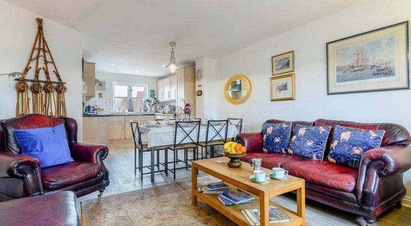 Photo of 3 Bed in Hillhead