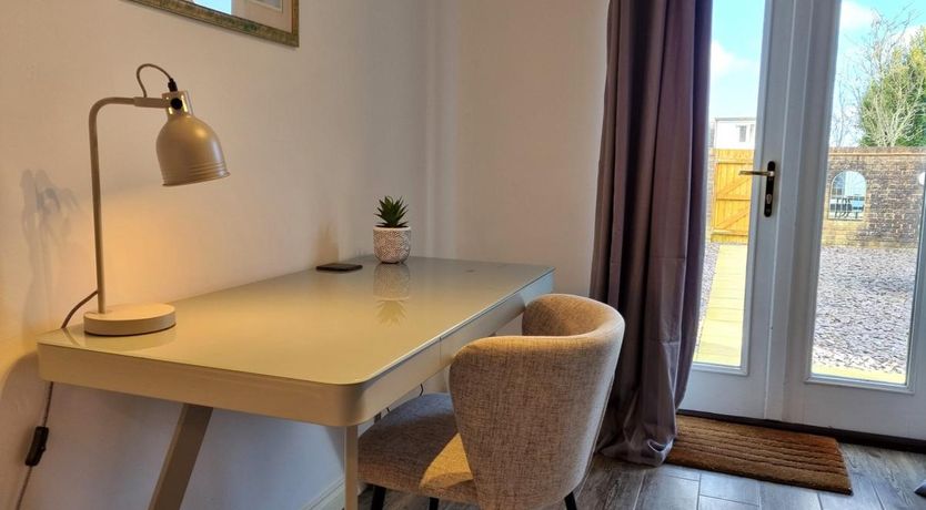 Photo of 3 Bed in Hillhead