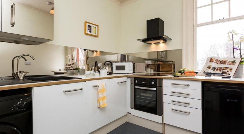 Photo of 1 Bed in Eastbourne