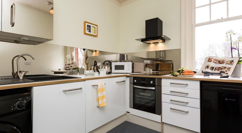 Photo of 1 Bed in Eastbourne