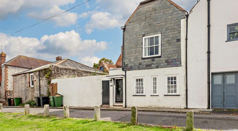 Photo of 3 Bed in Eastbourne